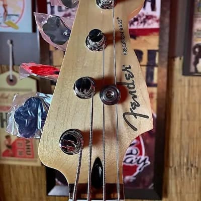 Fender Player Precision Bass with Pau Ferro Fretboard 3-Color Sunburst image 4