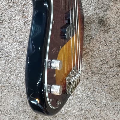 Squier Classic Vibe '60s Precision Bass, Left-Handed, 3-Color Sunburst image 6