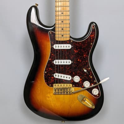 Fender Deluxe Stratocaster 2012 MIM Sunburst Strat Guitar - Made In Mexico for sale