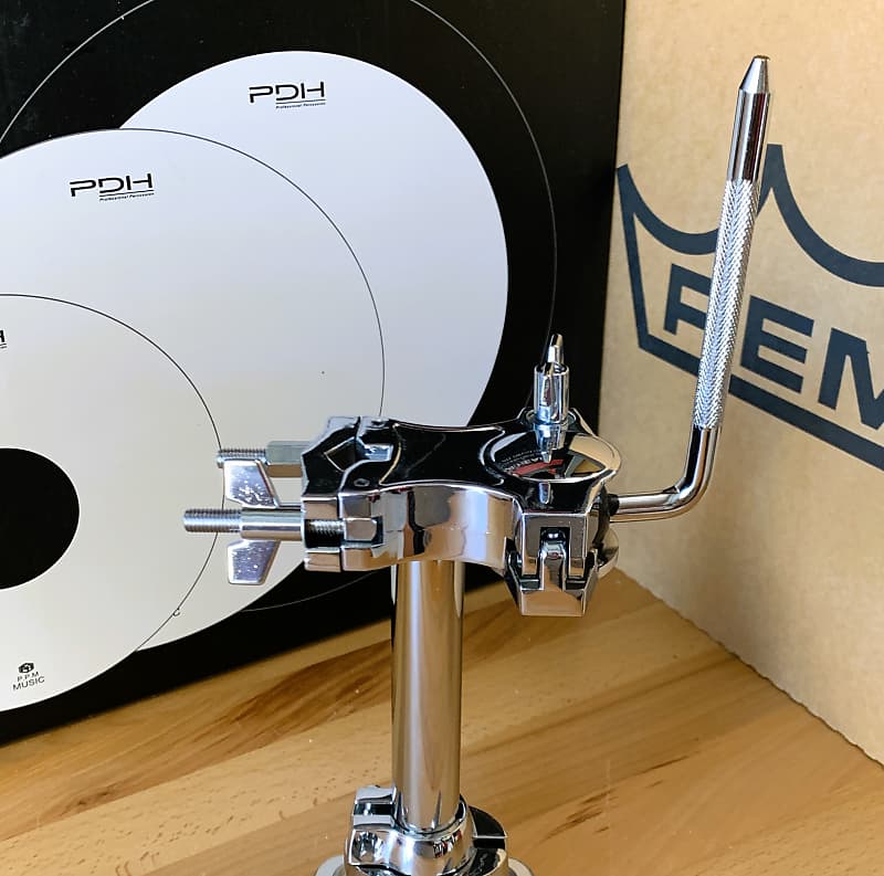 Heavy Duty Single Tom Mount, 10mm L-Rod & Ball-and-Socket w/ Integrated Fast Clamp image 1