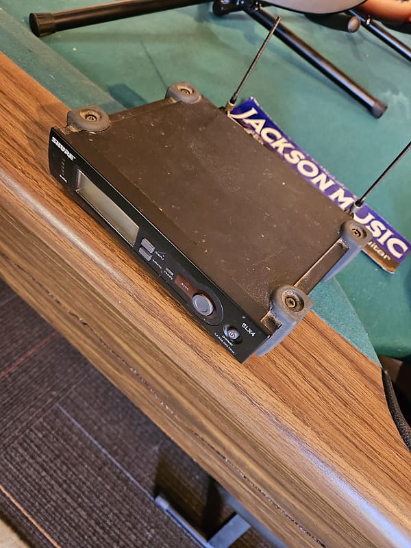 Shure SLX4 Receiver Reverb