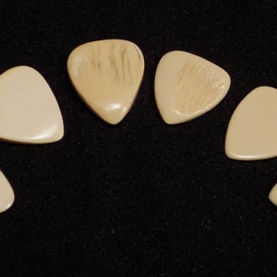 18 pcs. unique Woolly Mammoth Ivory Guitar Picks image 9