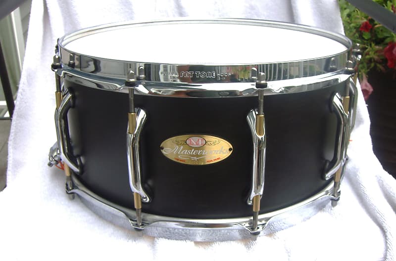 Pearl Drums - 14x8 Masterworks Series Free Floating Snare Drum in