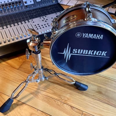 Уникальный НЧ-микрофон для бас-бочки Yamaha Subkick