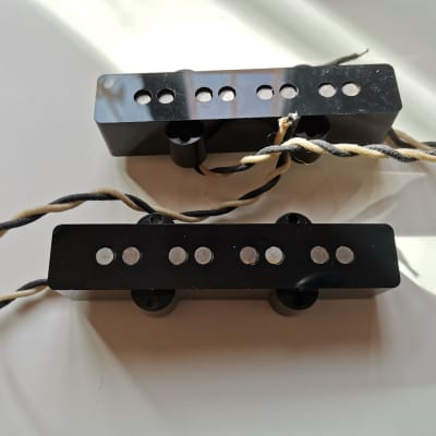 Geddy lee jazz on sale bass pickups