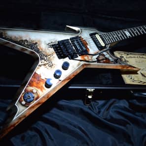 Dean Guitars Relaunches Dimebag Darrell Razorback Rust – Music
