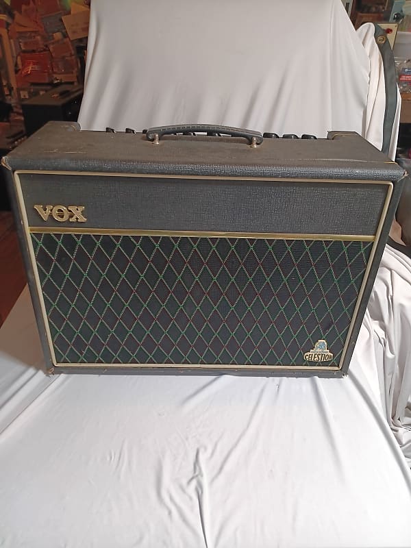 Vox Cambridge 30 Reverb Twin Model V9320 30-Watt 2x10 Guitar Combo 