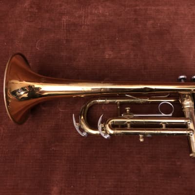 Conn 1050B Bb Student Trumpet w/ Case, Mouthpiece, Mute & Accessories image 7