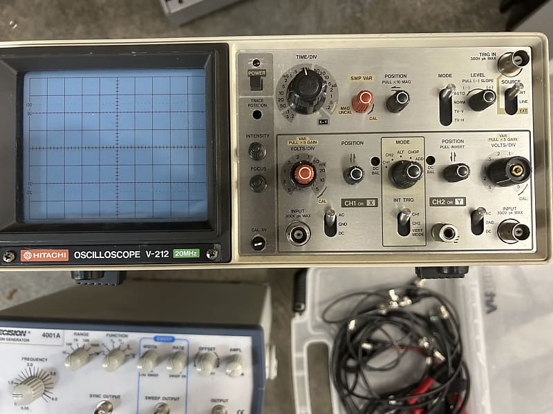 Hitachi Oscilloscope V-212 and signal generator | Reverb