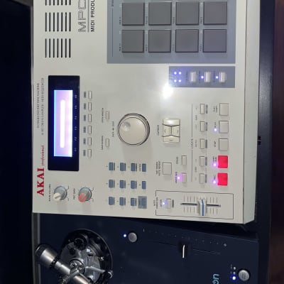 Akai MPC2000 - New LCD - Maxed RAM - All New Tact switches & Button LEDs & more image 9