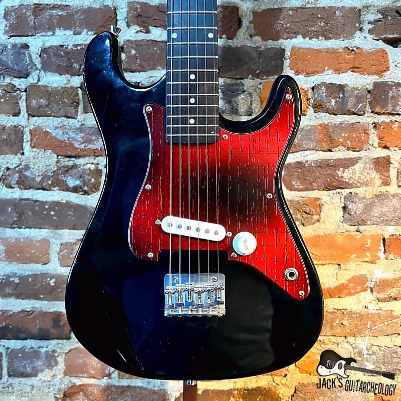 ギター THE ROLLRING STONES lips&tongue guitar HANDMADE 'THE ROLLING STONES - RED TONGUE' MINI GUITAR| Hall