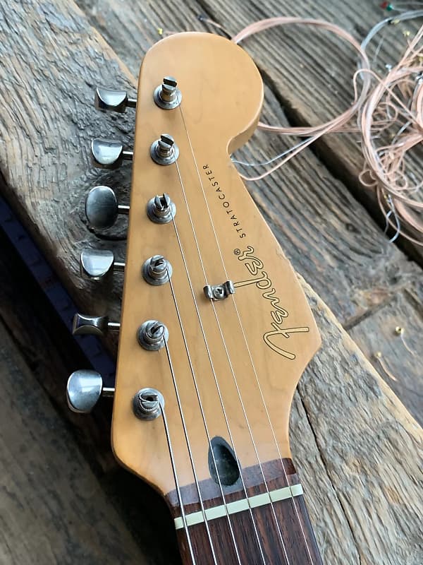 Fender Stratocaster Deluxe MIM ( Mexican ) | Reverb Canada