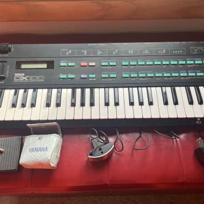 Yamaha DX100 Programmable Algorithm Synthesizer 1985 - Black