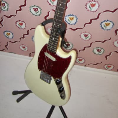 Vintage 1965 Fender Musicmaster II Original White Finish image 2