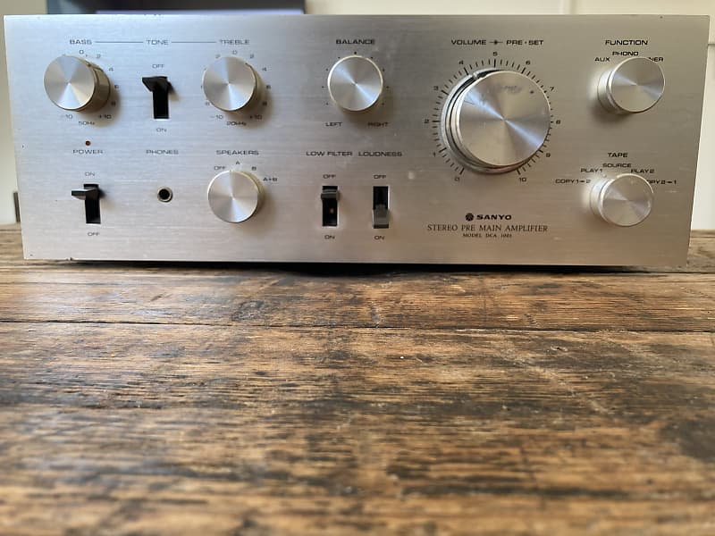 Sanyo DCA 1001 Stereo Pre Main Amplifier 1976 Silver