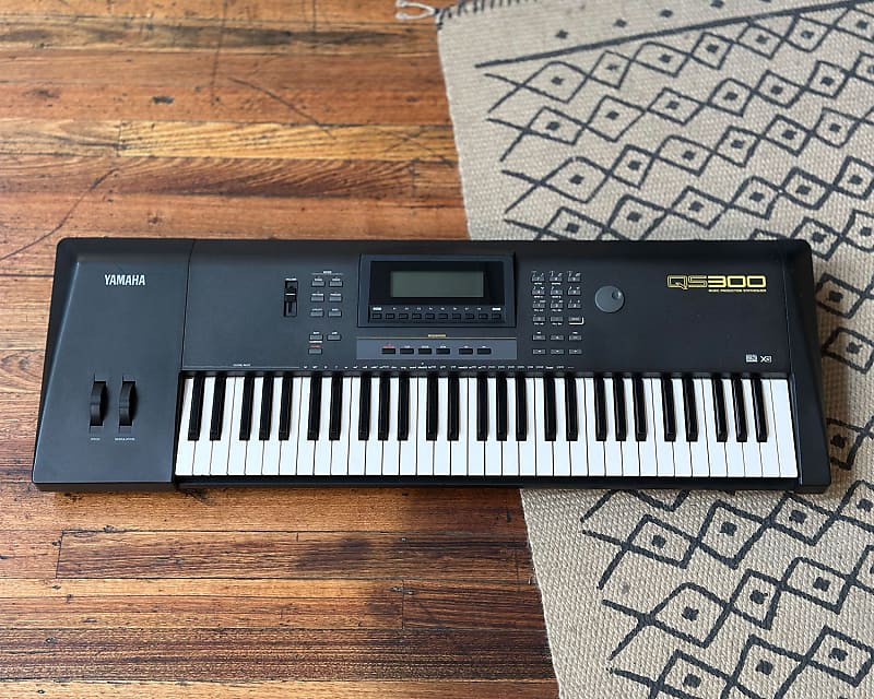 YAMAHA QS300 Advanced Wave Memory Synthesizer - 100 Volt | Reverb
