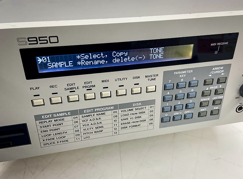 Akai S950 MIDI Digital Sampler - Serviced