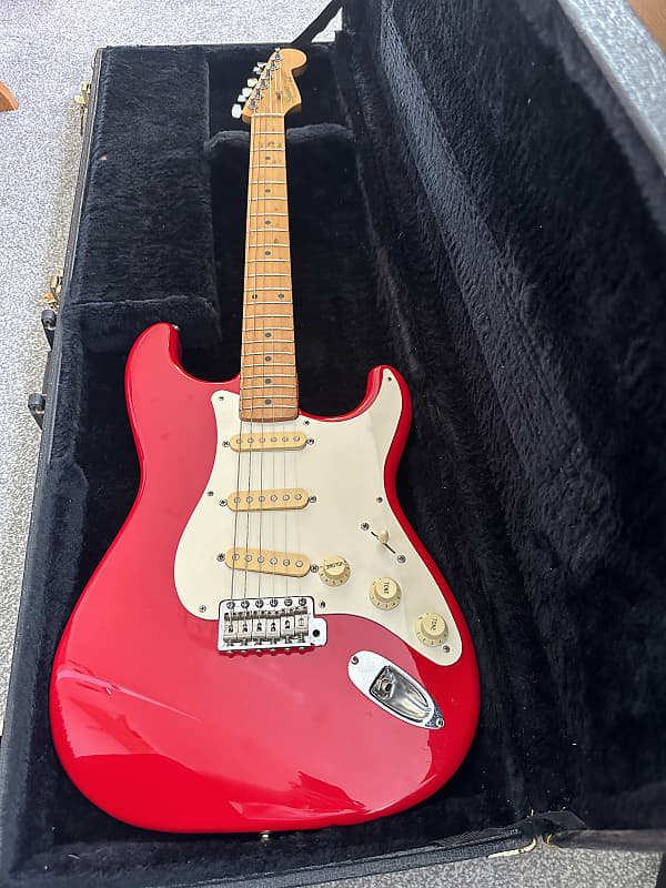 Squier MIJ Standard Stratocaster with Maple Fretboard 1984 - 1988 - Torino Red image 1