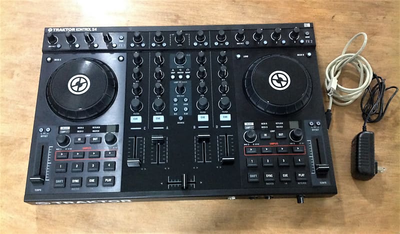 Native Instruments Traktor Kontrol S4 HW DJ Controller