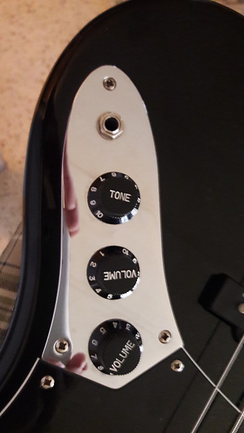 Squire jazz bass clearance knobs