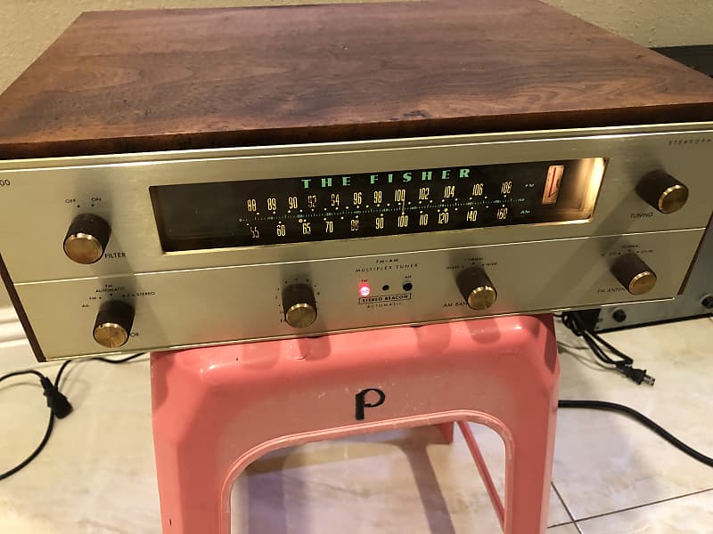 Fisher  R-200 AM/FM tuner stereo phonic  			