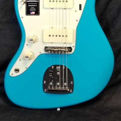 Fender American Professional II Jazzmaster Left-Hand, Electric Guitar Maple Fingerboard, Miami Blu image 8