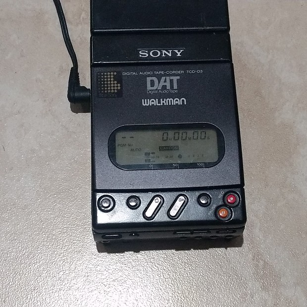 Sony TCD-D3 DAT Walkman portable recorder + case 2 batteries & AC adapter  as-is