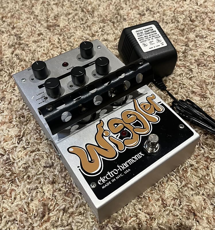 Electro-Harmonix Wiggler Tube Vibrato / Tremolo Pedal