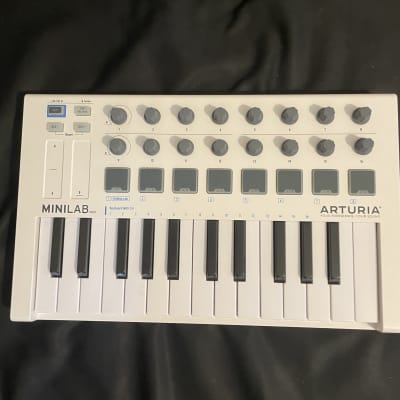 Arturia MiniLab MkII 25-Key MIDI Controller 2017 - Present - White