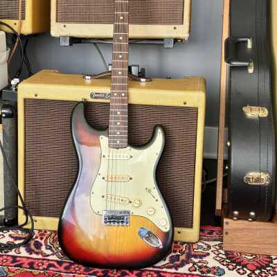 Fender Stratocaster Hardtail with 3-Bolt Neck, Rosewood Fretboard 1971 - 1977 - Sunburst image 1