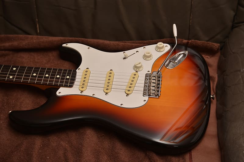 Squier By Fender Stratocaster Made In Japan - 