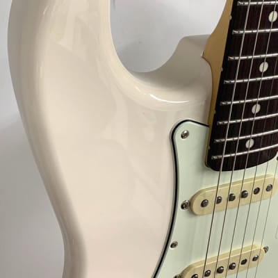 新発売】 Japan Fender Hybrid White Vintage 60s エレキギター