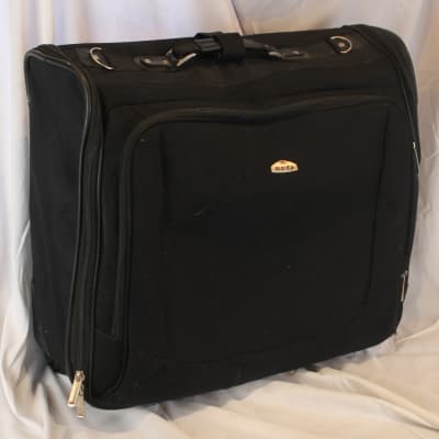 Black Moda Accordion Trolley Soft Case 20" x 18" x 6" (50.75cm x 45.75cm x 15.25cm) image 1