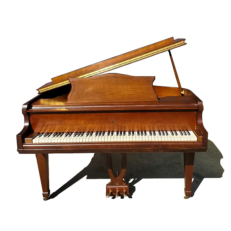 Gorgeous baby grand piano 4'9'' for concerts image 1