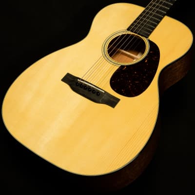 Martin Guitars Custom Shop 00-18 image 7