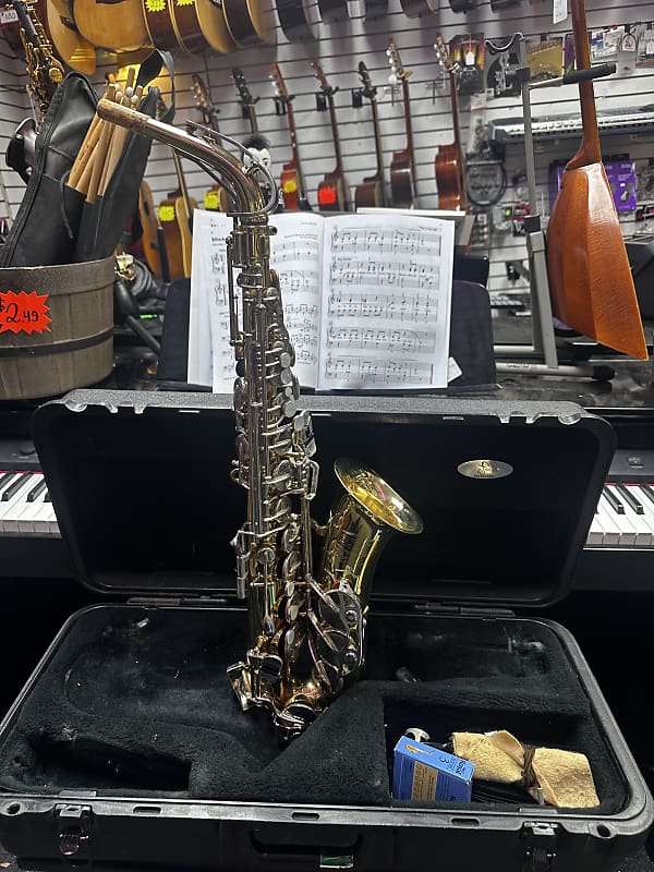 Bundy Alto Saxophone / 1268978 image 1