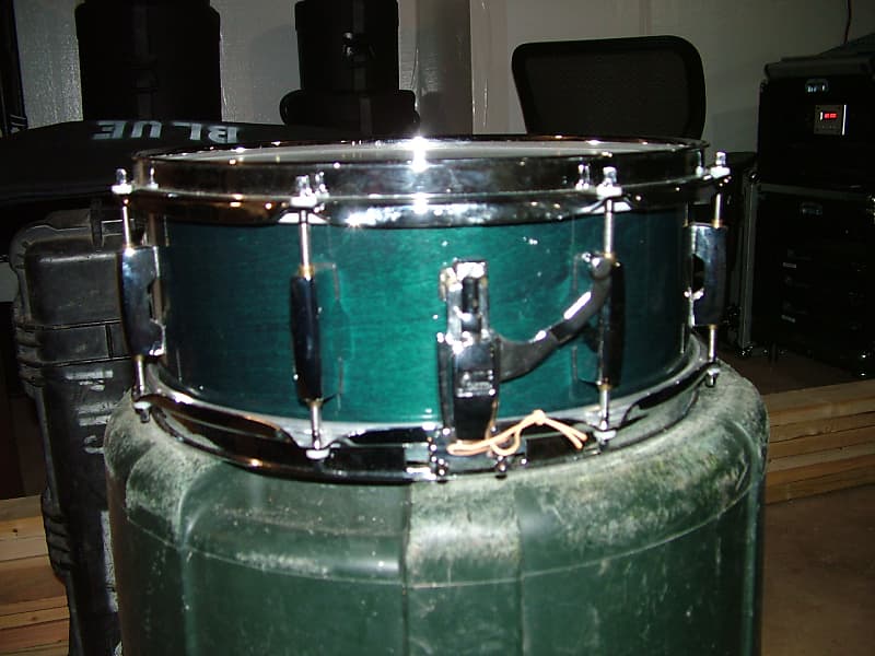 Pearl Session Custom snare drum with MAY microphone system Reverb