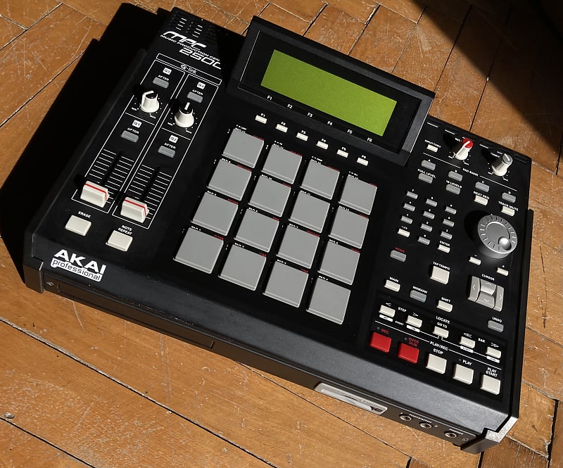 Akai MPC2500 Music Production Center 2005 - 2013 - Black