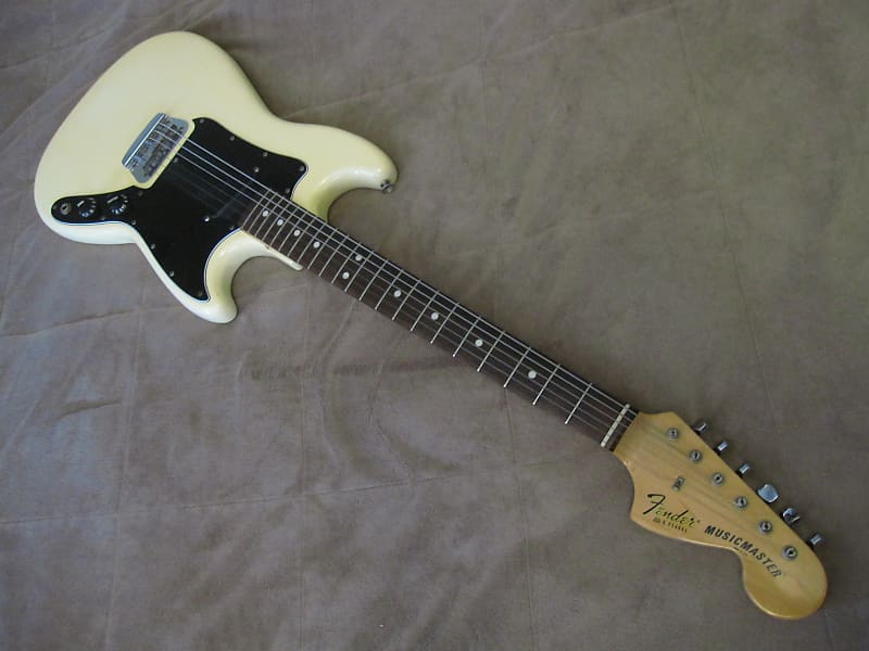 Vintage Fender Musicmaster 1978 White Excellent Condition image 1
