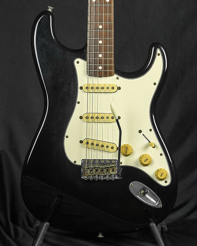 Fender Japan ストラトキャスター 2006-2008年製 de6267c5523b78d4a0e024b1385c75