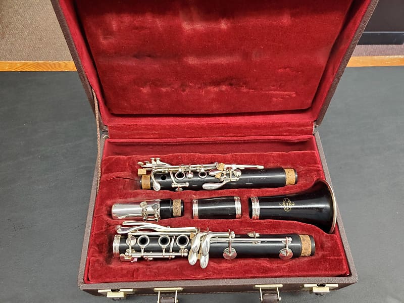 Buffet e11 online wood clarinet