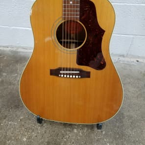 2002 Gibson J-50 Reissue Acoustic Guitar Great Sound & Player image 2