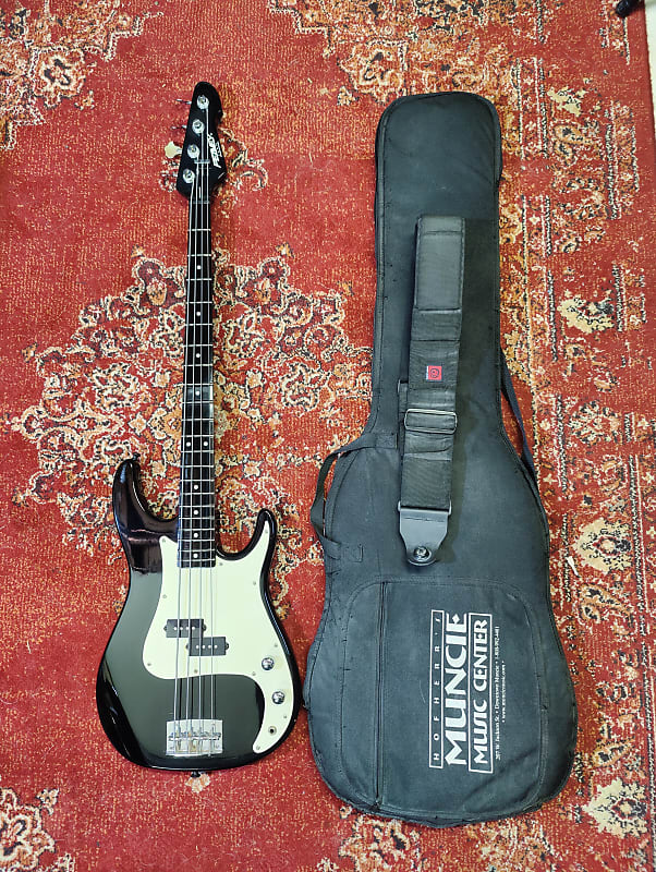 Peavey Fury Blackline Bass 1994 Black Neck w/gig bag and Reverb