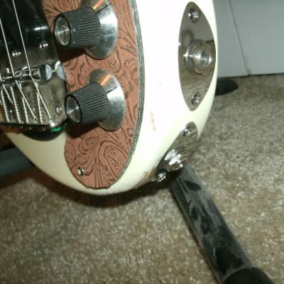 Rhoads Music Triple neck Chris Squire WAL copy  cream finish, immitation leather pickguard. image 6