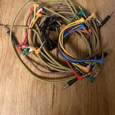 2 Fender vintage volt instrument cables & 25 various sized pedalboard cables image 1
