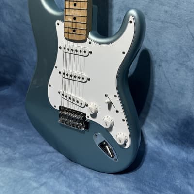 Fender Standard Stratocaster MIM 2002 Blue Agave image 4