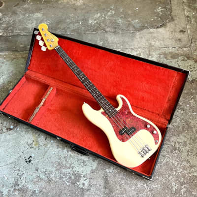 1998 Fender Donald 'Duck' Dunn Signature Precision Bass | Reverb