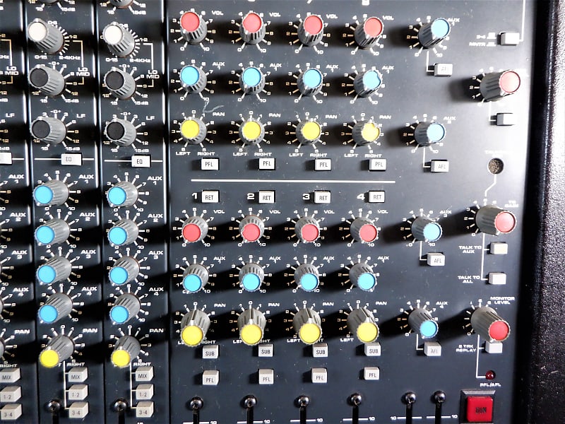 Soundcraft 200BVE 8x4x2 BRITISH built mixing console Soundcraft 200BVE 8x4x2 BRITISH built mixing console