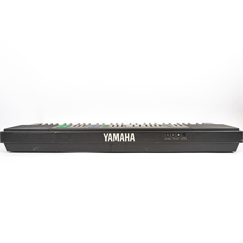 Yamaha PSR-32 61-Key Keyboard / Synthesizer with Power