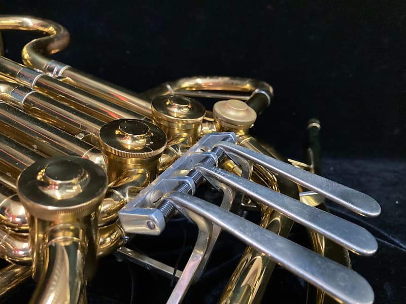 King 2269 Fidelio Double French Horn in Beautiful Condition King 2269 Fidelio Double French Horn in Beautiful Condition